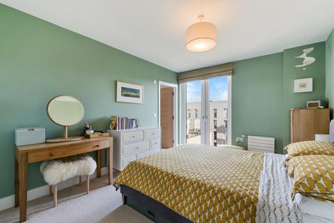 2 bedroom flat for sale, Penthouse, Brentford Lock West