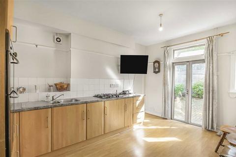 3 bedroom terraced house for sale, Honeybrook Road, London SW12