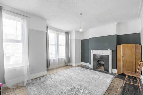 3 bedroom terraced house for sale, Honeybrook Road, London SW12