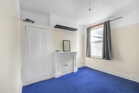 3 bedroom terraced house for sale, Honeybrook Road, London SW12