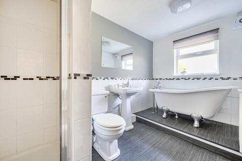 4 bedroom end of terrace house for sale, Hucclecote Road, Gloucestershire GL3