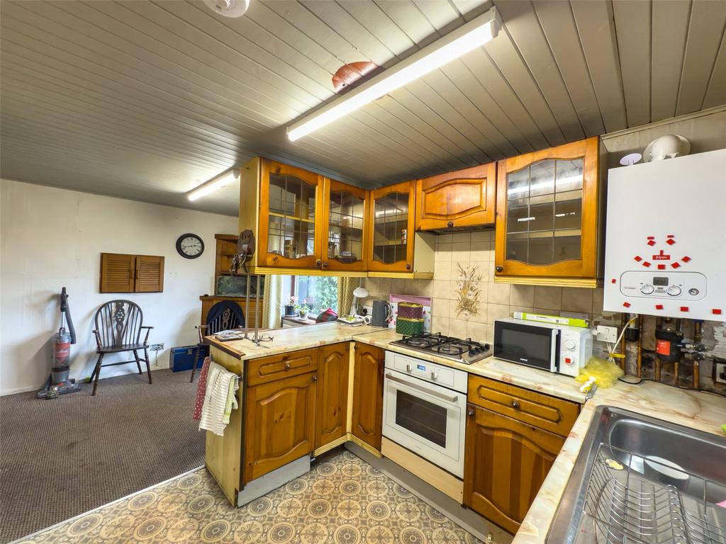 Kitchen/Dining Area