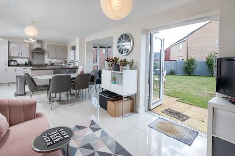 67 Arnold Drive, Corby, NN17 5FY