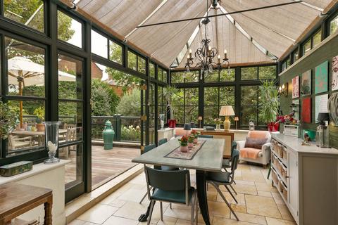3 bedroom apartment for sale, Daleham Gardens, London, NW3