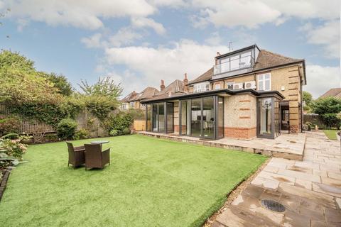 undefined, Boston Gardens, Brentford TW8