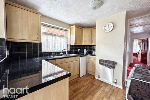 4 bedroom bungalow for sale, Kite Farm, Whitstable