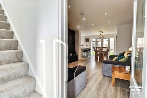 4 bedroom semi-detached house for sale, Birmingham Road, Lichfield WS14