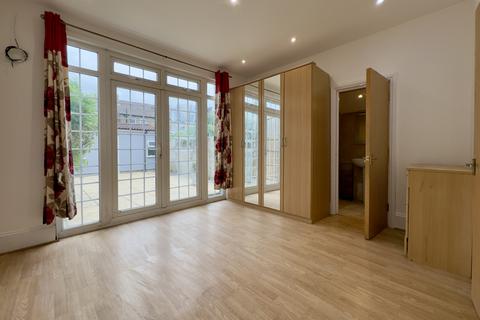 undefined, Leighton Road, London, W13