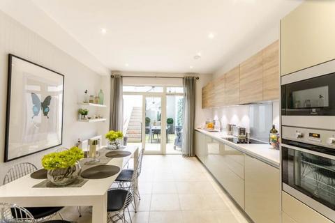 1b Palmerston Road, London, W3 8FU