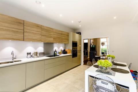 1b Palmerston Road, London, W3 8FU