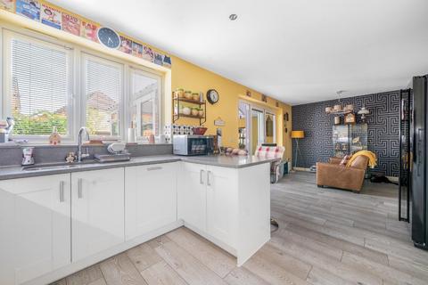 28 Box Road, Cam, Dursley, GL11 5DJ