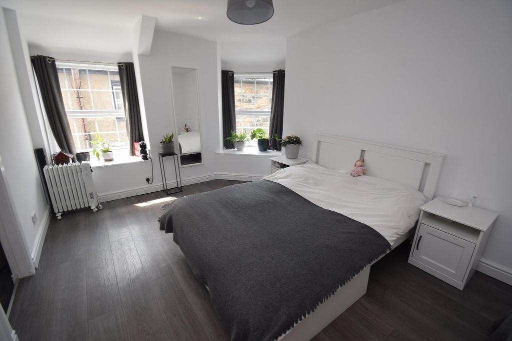 Bedroom 2.JPG