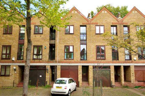 undefined, Brunswick Quay, London, SE16
