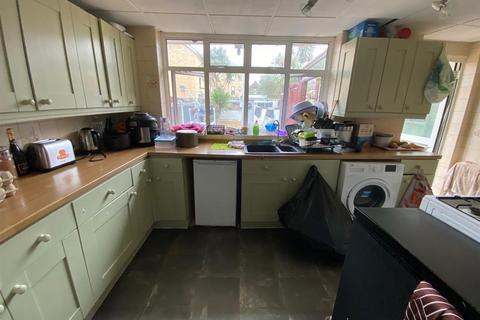 3 bedroom end of terrace house for sale, Lamberhurst Road, Dagenham.