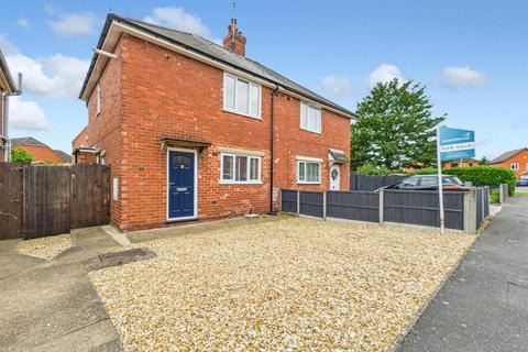 St. Peters Avenue, Lincoln