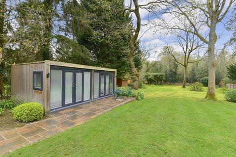 undefined, Blackhorse Road, Woking