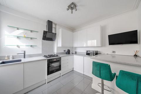 2 bedroom flat for sale, Lancaster Avenue, London, SE27