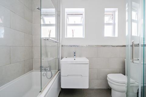 2 bedroom flat for sale, Lancaster Avenue, London, SE27