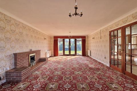 4 bedroom detached house for sale, Smyatts Close, Southminster