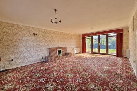 4 bedroom detached house for sale, Smyatts Close, Southminster