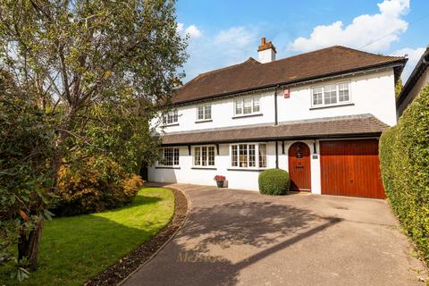 Three Bridges Road, Crawley RH10