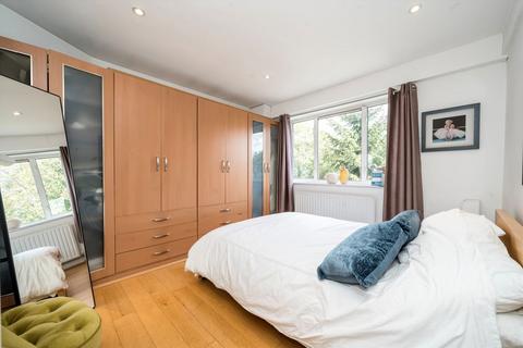 undefined, Tentelow Lane, Southall UB2