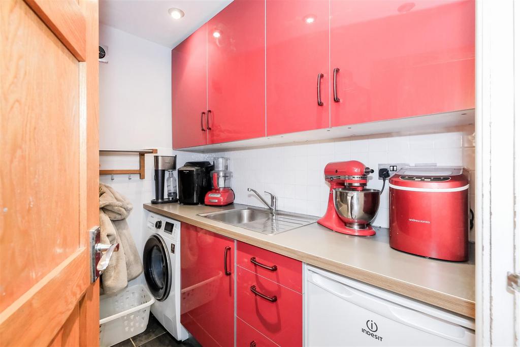 7 Danbury Way-10.jpg