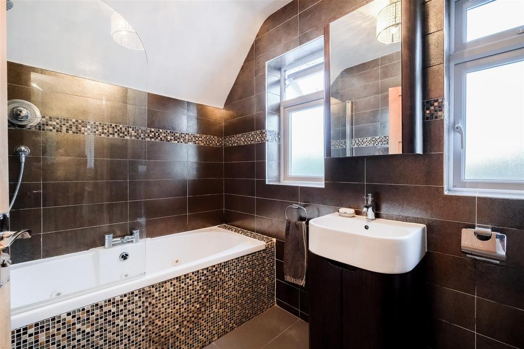 7 Danbury Way-6.jpg