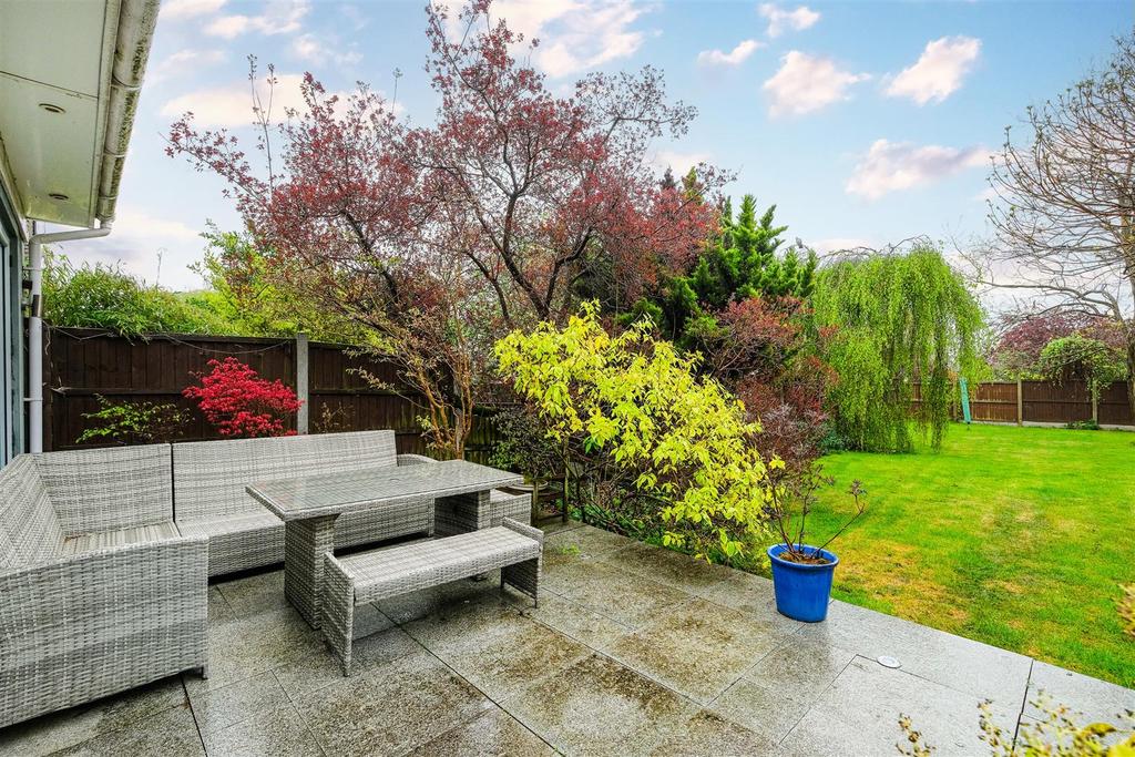 7 Danbury Way-32.jpg