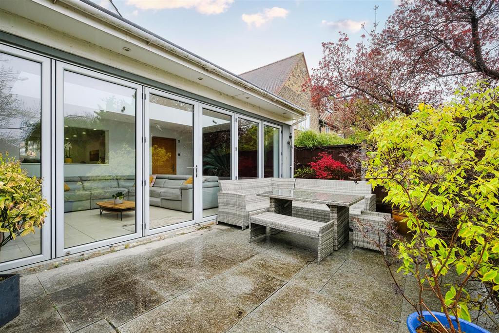 7 Danbury Way-40.jpg