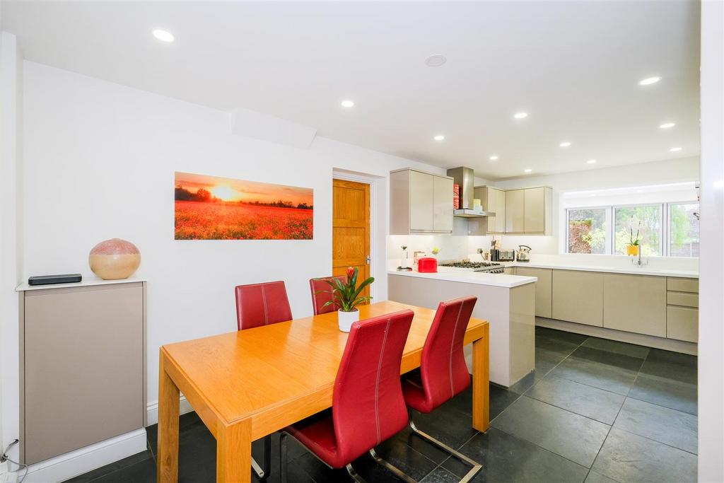 7 Danbury Way-11.jpg