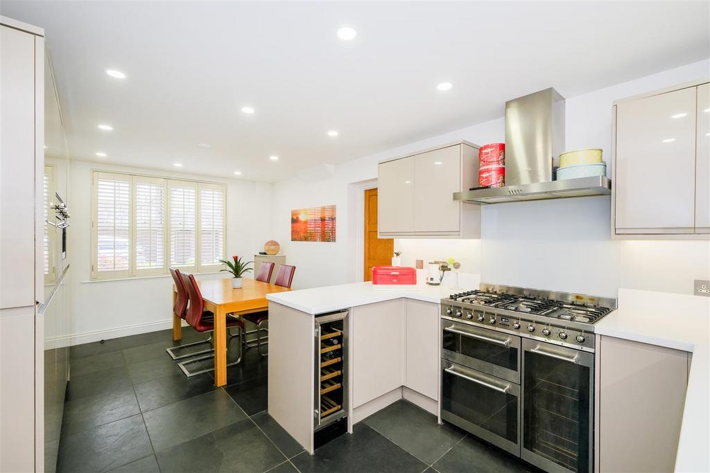 7 Danbury Way-17.jpg