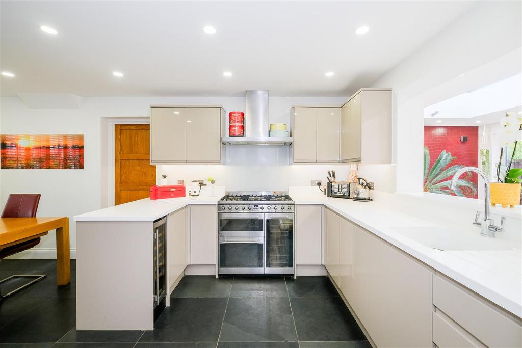 7 Danbury Way-15.jpg