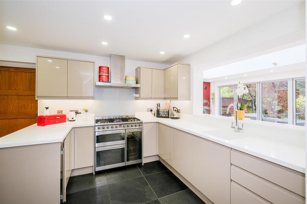 7 Danbury Way-16.jpg