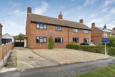 3 bedroom semi-detached house for sale, Millfield Avenue, Bicester, OX27