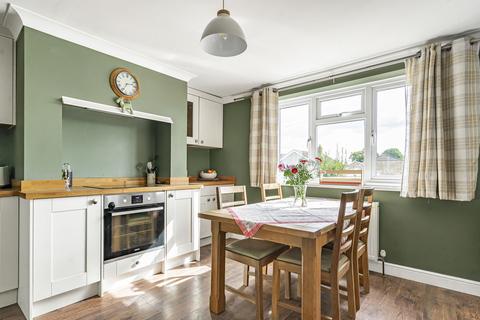 3 bedroom semi-detached house for sale, Millfield Avenue, Bicester, OX27