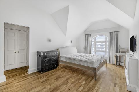 18 The Quadrangle, London, SW10 0UG