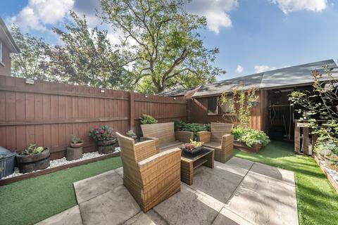 4 Old Dairy Close, Swindon, SN2 7AD