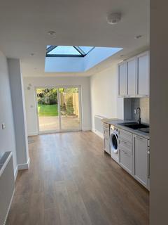 3 bedroom semi-detached house for sale, Farleigh Road, Warlingham CR6