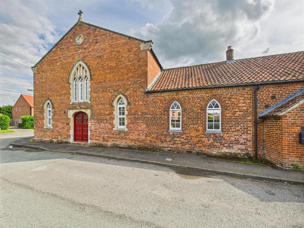 Beautiful converted chapel in the heart of Brant B