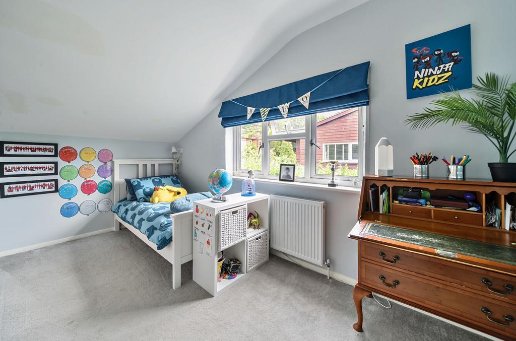 1328012-5-688a2bc...