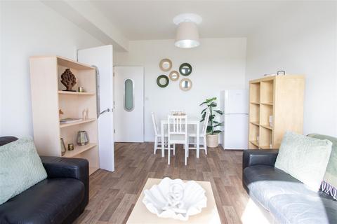 2 bedroom apartment for sale, Aldbourne Road, Coventry * VACANT & NO UPWARD CHAIN *