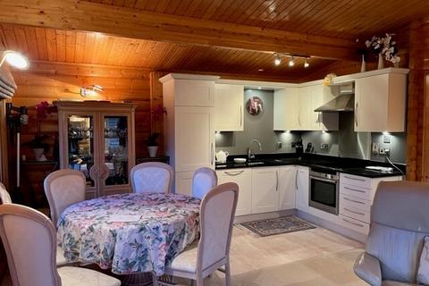 2 bedroom detached house to rent, The Walled Gardens, Marlow SL7