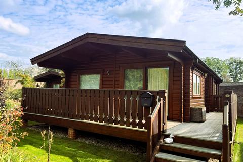2 bedroom detached house to rent, The Walled Gardens, Marlow SL7