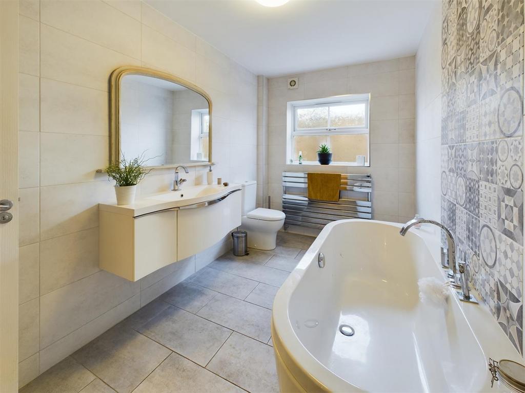 CAM01238 G0-PR0270-STILL012.jpg