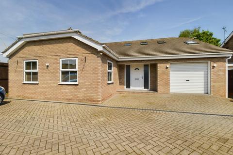 4 bedroom detached house for sale, Swallow Avenue, Skellingthorpe, Lincoln