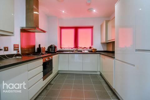 2 bedroom apartment for sale, Tovil, Maidstone
