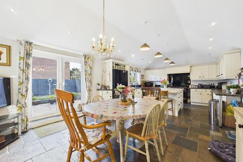 undefined, Eagle Road, North Scarle, Lincoln