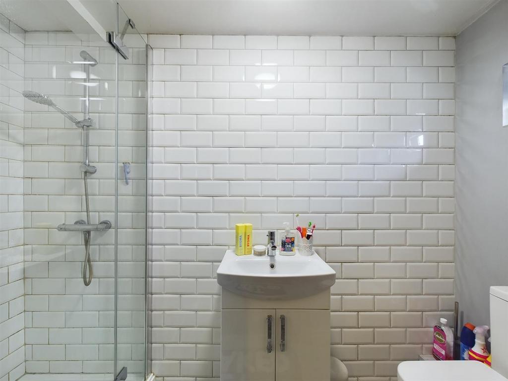 Occasional Room - Shower