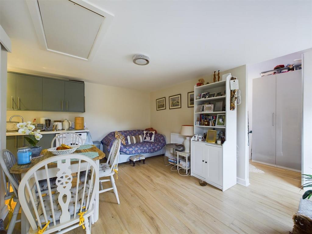 Occasional Room 2